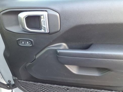 Used 2024 Jeep Wrangler Unlimited Rubicon 4xe image 17