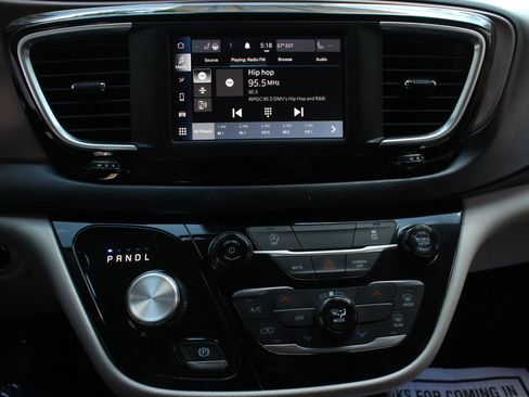 Used 2024 Chrysler Voyager LX FWD image 32