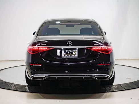 Used 2023 Mercedes-Benz S 580 4MATIC Sedan image 3