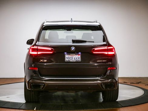 Certified 2022 BMW X5 xDrive40i w/ M Sport Package AWD/4WD image 3
