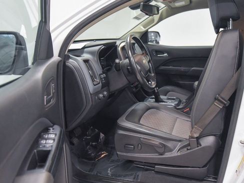 Used 2022 Chevrolet Colorado Z71 image 2