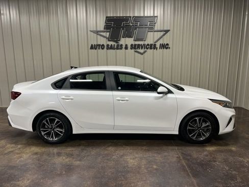 Used 2024 Kia Forte LXS image 7