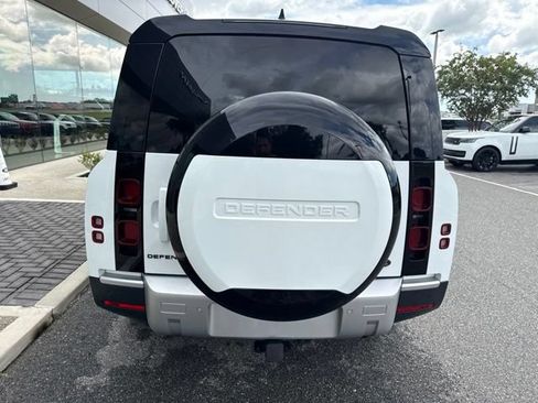 Used 2023 Land Rover Defender 130 SE AWD/4WD image 3