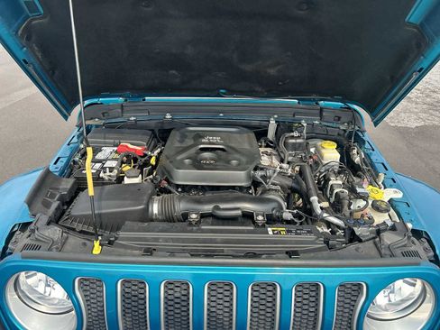 Used 2019 Jeep Wrangler Unlimited Sahara AWD/4WD image 18