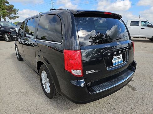 Used 2020 Dodge Grand Caravan SXT image 5