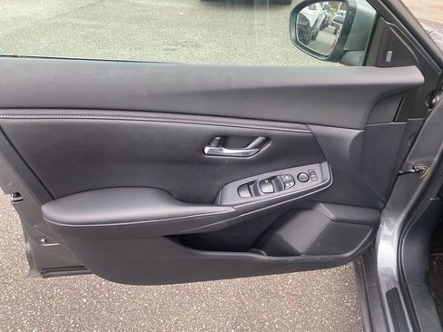 Used 2020 Nissan Sentra SV w/ Lighting Package image 9