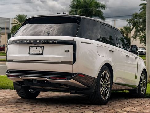 Used 2023 Land Rover Range Rover SE AWD/4WD image 5