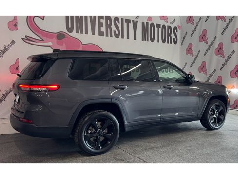Used 2023 Jeep Grand Cherokee L Laredo RWD image 10