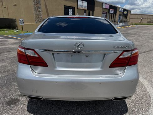 Used 2011 Lexus LS 460 L w/ Luxury Pkg AWD/4WD image 4