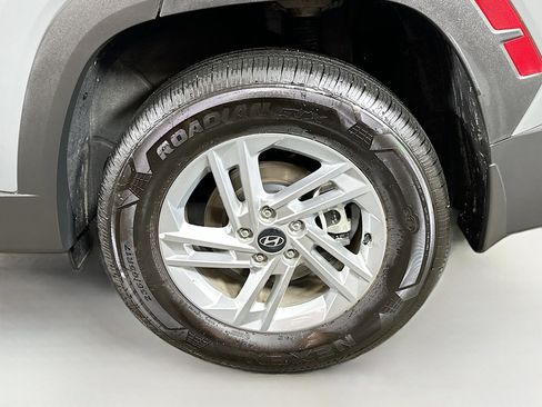 Certified 2025 Hyundai Tucson SE image 28