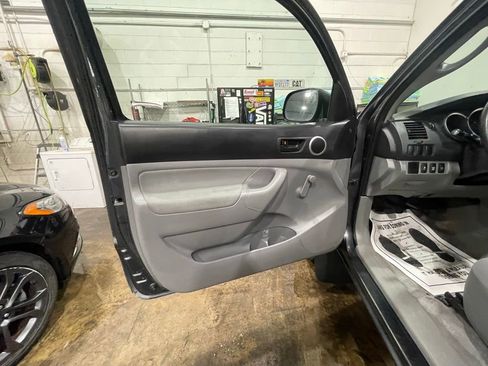 Used 2010 Toyota Tacoma 4x4 Regular Cab image 22