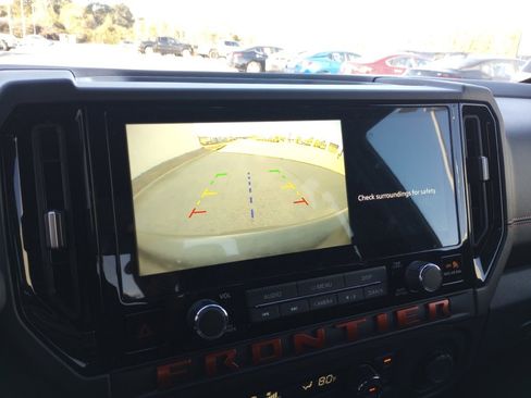 Used 2025 Nissan Frontier PRO-4X image 19