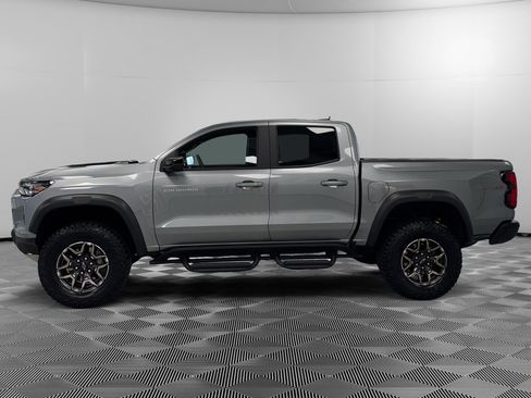 Used 2025 Chevrolet Colorado ZR2 w/ Technology Package AWD/4WD image 5