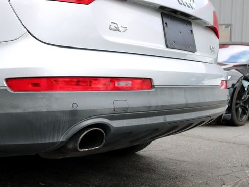 Used 2014 Audi Q7 3.0T Premium image 12