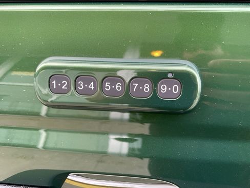 Certified 2023 Ford Bronco Black Diamond image 9