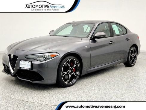 Used 2022 Alfa Romeo Giulia Ti image 1