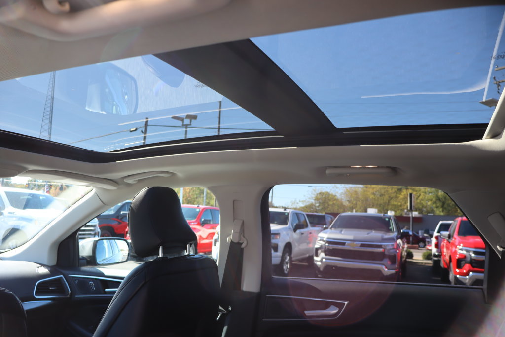 Used 2023 Ford Edge Titanium AWD/4WD image 22