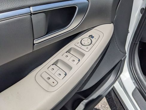 Used 2025 Hyundai Sonata SEL image 19