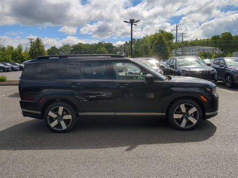 Used 2024 Hyundai Santa Fe Limited image 2