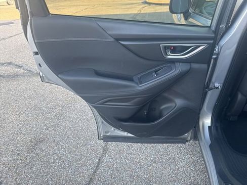 Used 2019 Subaru Forester Premium w/ All-Weather Package AWD/4WD image 12