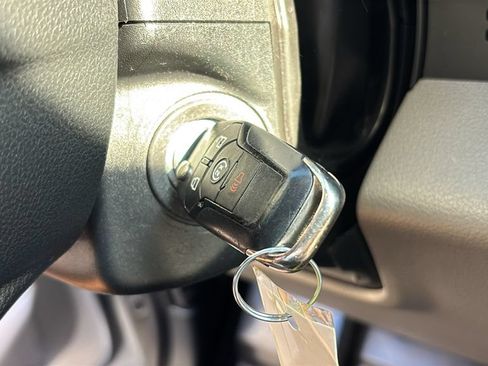 Used 2019 Ford F150 XLT w/ Equipment Group 302A Luxury AWD/4WD image 15