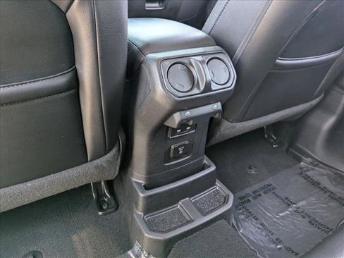 Used 2021 Jeep Wrangler Unlimited Sahara image 16