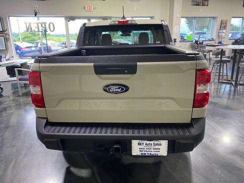 Used 2025 Ford Maverick XL w/ Equipment Group 102A AWD/4WD image 8