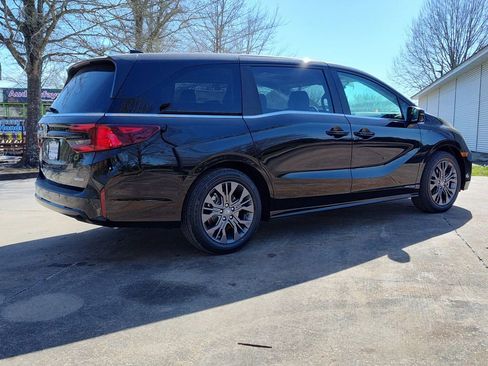 New 2026 Honda Odyssey Touring image 5
