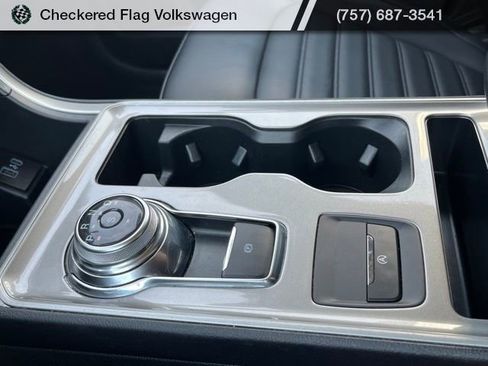 Used 2024 Ford Edge SEL image 44