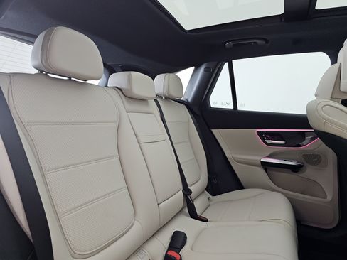 Certified 2025 Mercedes-Benz GLC 300 4MATIC w/ Driver Assistance Package image 25