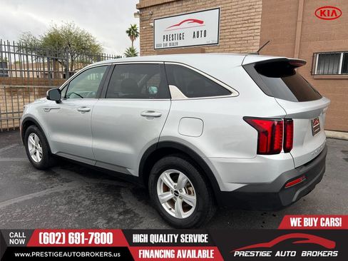 Used 2022 Kia Sorento LX image 17