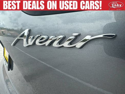 Used 2022 Buick Envision Avenir w/ Technology Package II FWD image 38