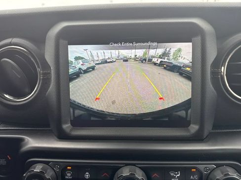 Used 2021 Jeep Wrangler Unlimited Sahara AWD/4WD image 46
