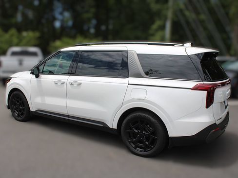 New 2026 Kia Carnival SX FWD image 9