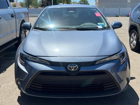 Used 2023 Toyota Corolla LE FWD image 2