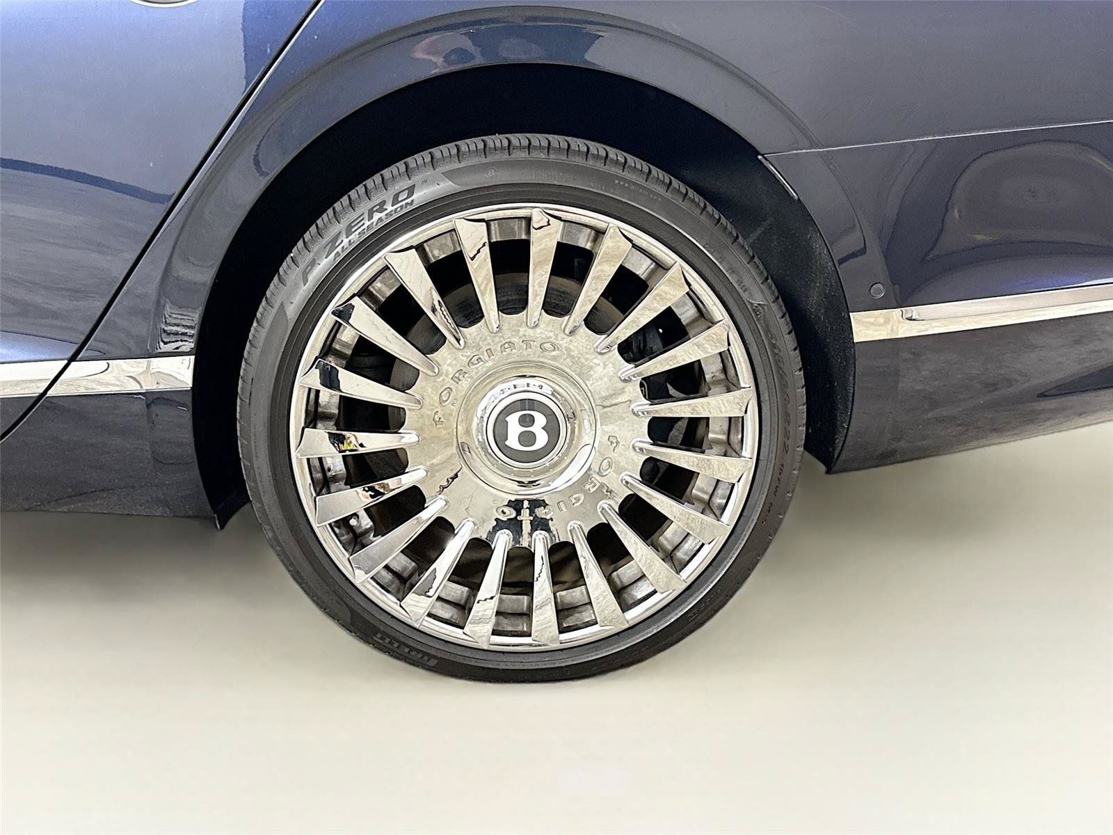 Used 2022 Bentley Flying Spur W12 AWD/4WD image 32