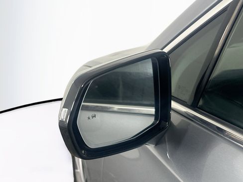 Used 2025 Cadillac XT6 Premium Luxury image 16