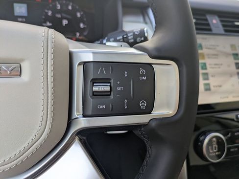 New 2026 Land Rover Discovery Limited Edition AWD/4WD image 28