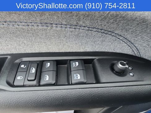 Used 2022 Jeep Compass Latitude FWD image 16