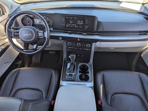 Used 2024 Kia Carnival LX image 14