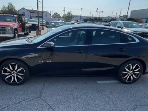 Used 2018 Chevrolet Malibu LT w/ Leather Package FWD image 7