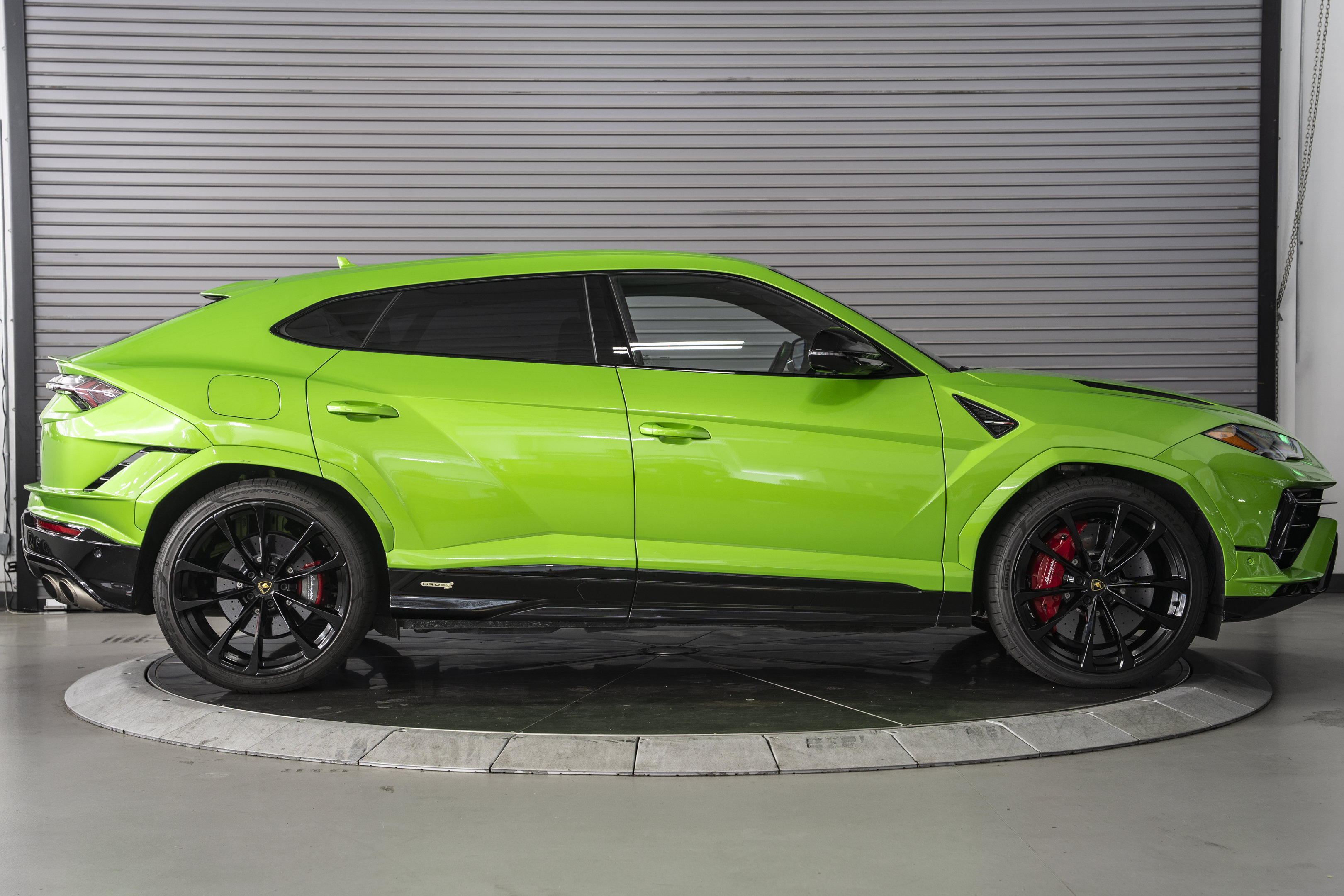 Used 2024 Lamborghini Urus S AWD/4WD image 6