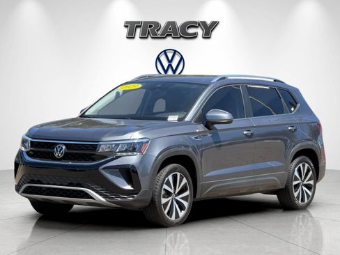 Used 2023 Volkswagen Taos SE FWD image 8