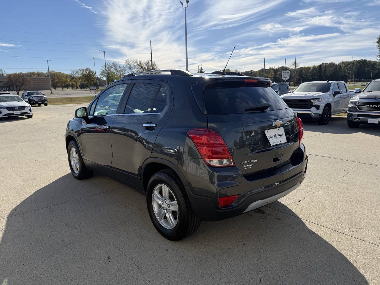 Used 2017 Chevrolet Trax LT w/ Driver Confidence Package AWD/4WD image 3
