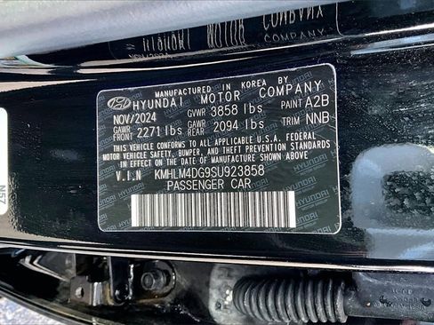 Used 2025 Hyundai Elantra Sport image 35