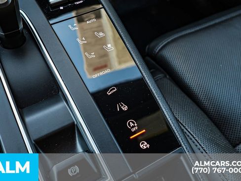 Used 2023 Porsche Macan w/ Premium Package Plus image 44