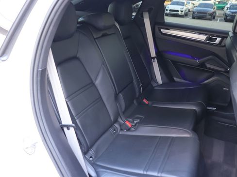 Used 2022 Porsche Cayenne Platinum Edition image 42