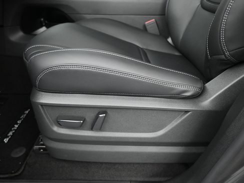 Certified 2025 Nissan Armada SV AWD/4WD image 10