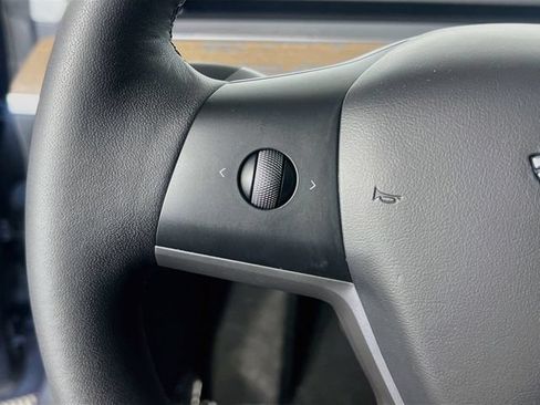 Used 2023 Tesla Model 3 Standard Range RWD image 16