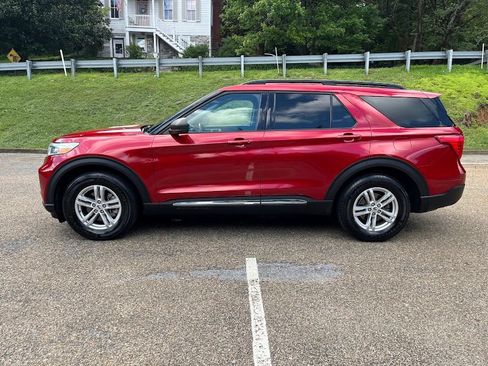 Used 2020 Ford Explorer XLT w/ Equipment Group 202A AWD/4WD image 24